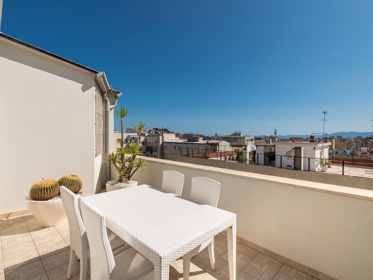 Penthouse Center Apartment Cagliari Exterior photo
